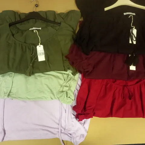 BOX OF APPROX 6 ASSORTED ITEMS OF MAISON DE NIMES CLOTHING IN VARIOUS SIZES AND STYLES