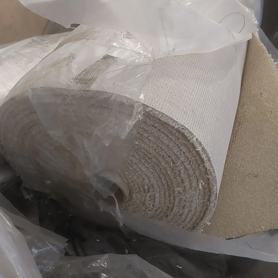 ROLL OF QUALITY EC FREEDOM XTRA OYSTER CARPET - APPROXIMATELY 25 x 5m