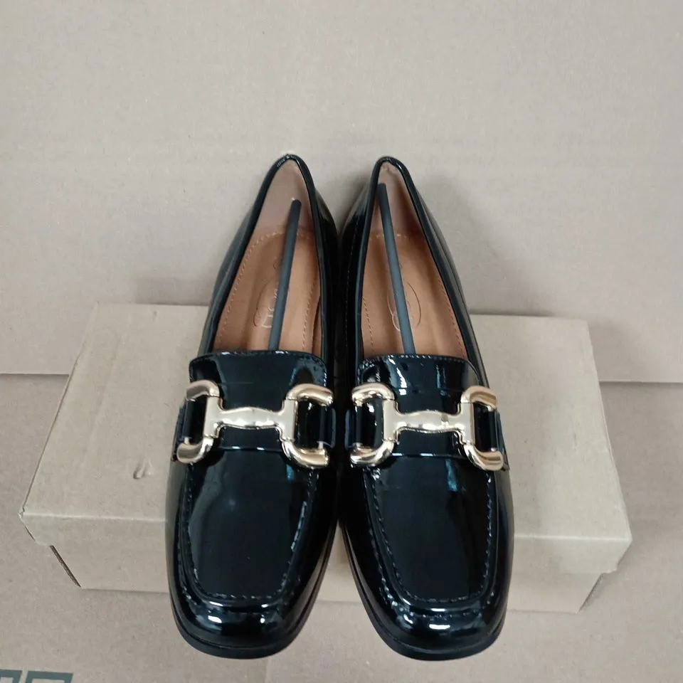 BOXED PAIR OF JO & JOE WOMEN'S NAVY PATENT LEATHER LOAFERS - UK SIZE 4