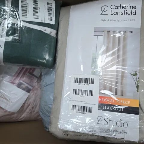 BOX OF APPROXIMATELY 10 ASSORTED HOUSEHOLD ITEMS TO INCLUDE DUVET SETS AND CURTAINS, ETC - COLLECTION ONLY