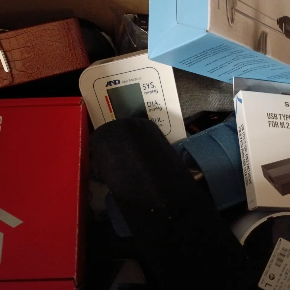 BOX OF APPROXIMATELY 20 ASSORTED HOUSEHOLD ITEMS TO INCLUDE MINI PRINTER, TRANSPARENT WIRELESS PRO CONTROLLER, DUAL LASER DISTANCE METER, ETC