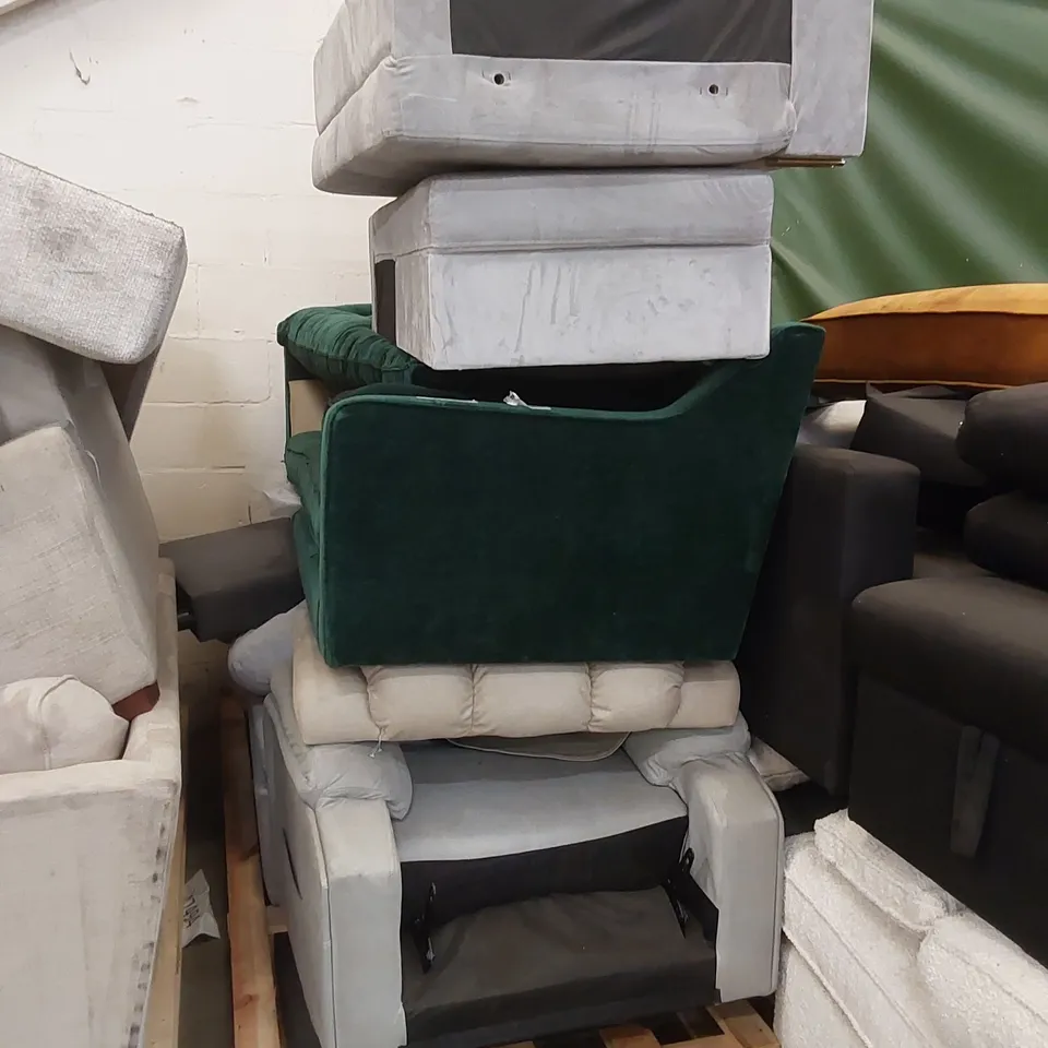 PALLET OF ASSORTED SOFA AND ARMCHAIR PARTS 