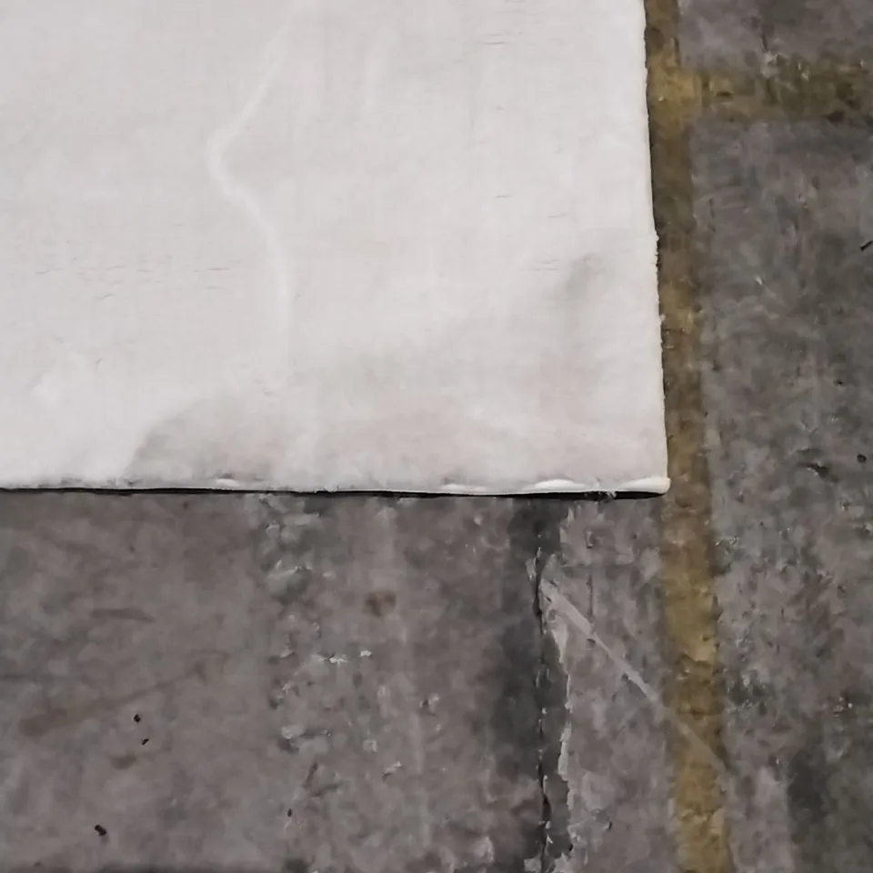 QUALITY DESIGNER RUG APPROXIMATELY 230X160CM 