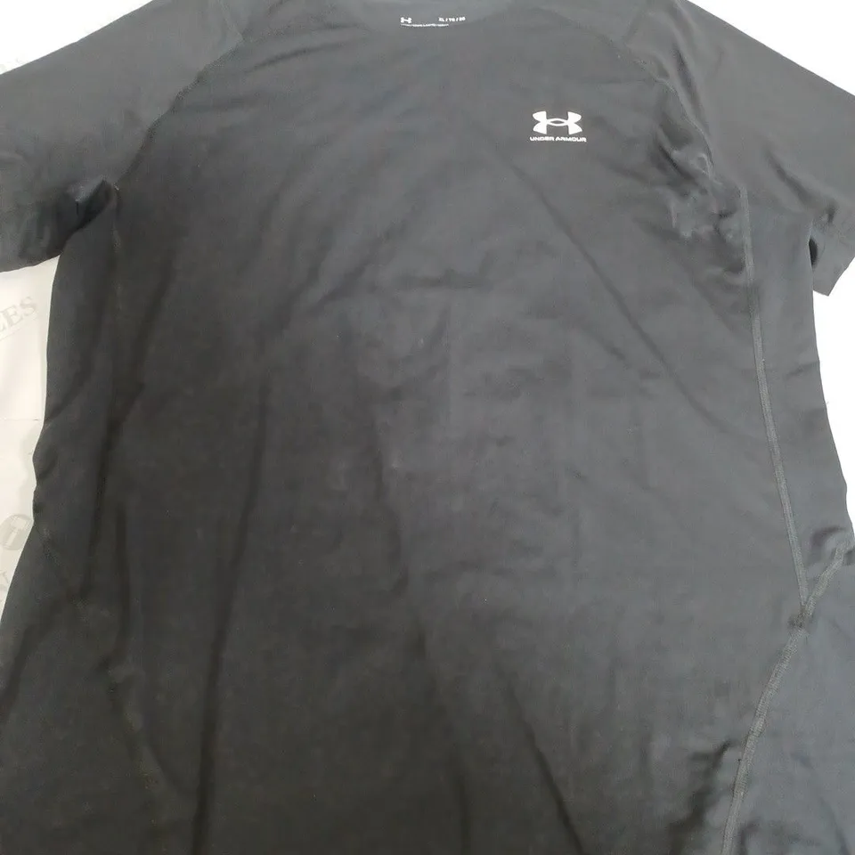 UNDER ARMOUR HEATGEAR IN BLACK - XL