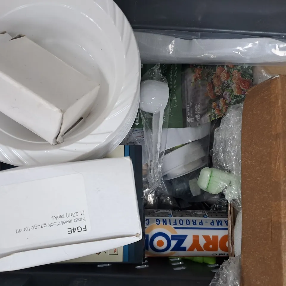 APPROXIMATELY 8 ASSORTED HOUSEHOLD ITEMS TO INCLUDE HOZELOCK MIXER TAP CONNECTOR, AIR UP VIVID VIBES AROMA PODS, ETC