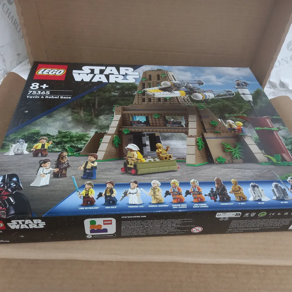 LEGO YAVIN 4 REBAL  BASE