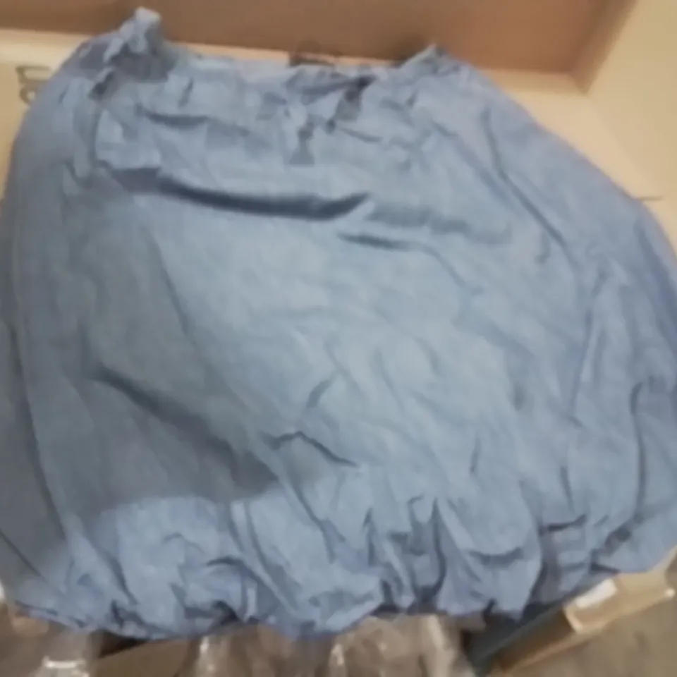 BOXED BRAND NEW APPROXIMATELY 12 SIMPLY BE DENIM SKIRT BLUE SIZE 22