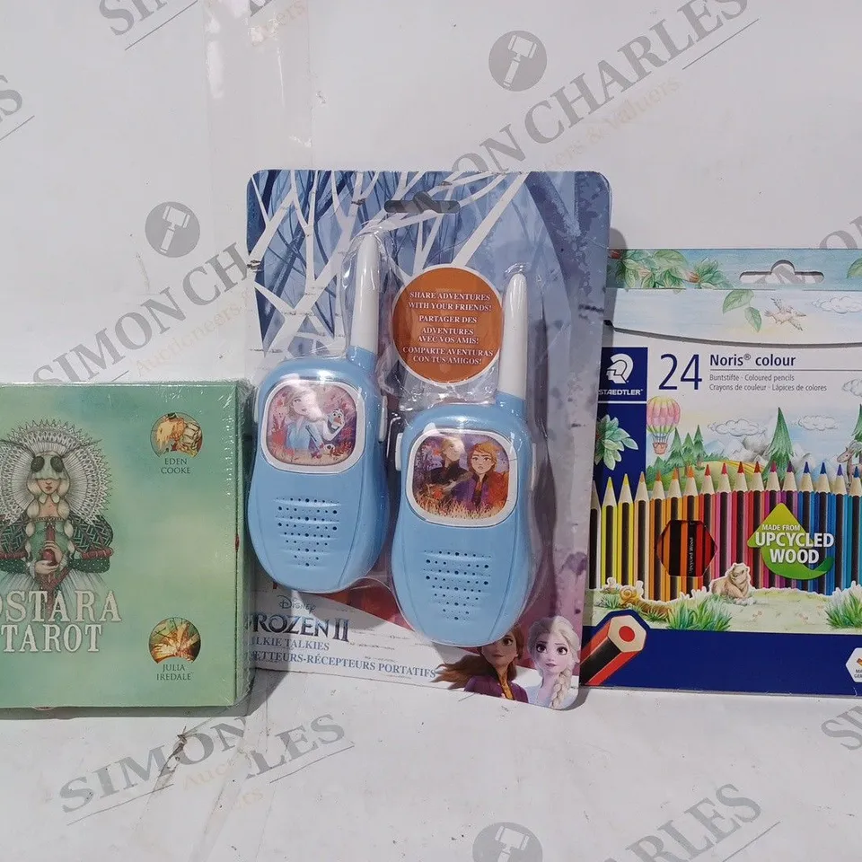 BOX OF APPROXIMATELY 20 ASSORTED TOYS AND GAMES TO INCLUDE SET OF 24 COLOURED PENCILS, FROZEN II WALKIE TALKIES, OSTARA TAROT, ETC