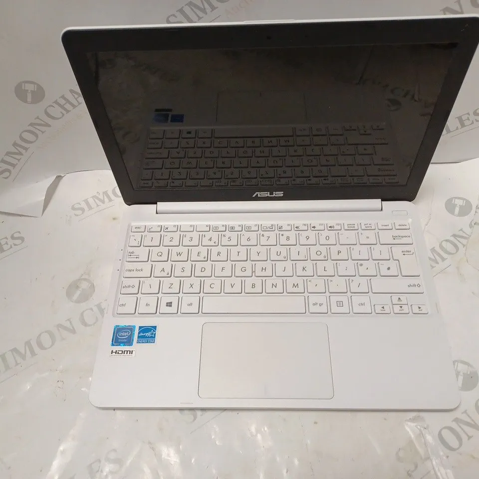 ASUS NOTEBOOK PC - E203N