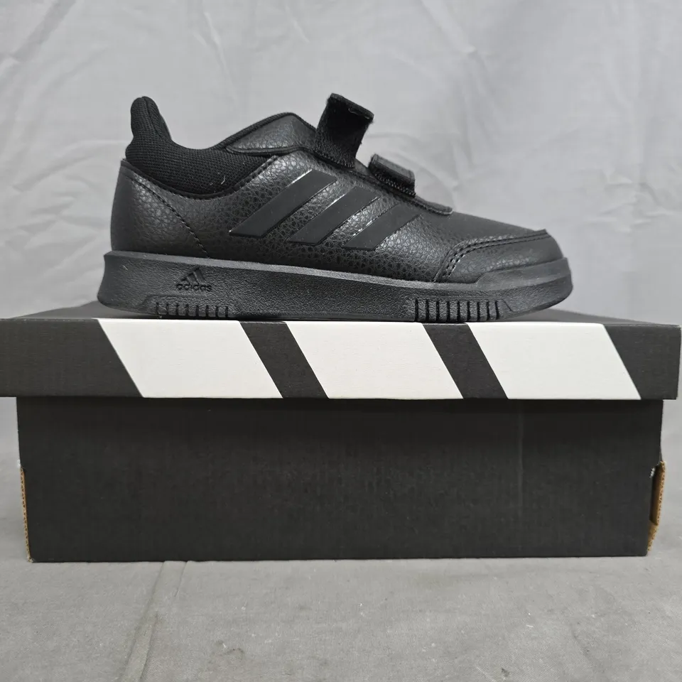 BOXED PAIR OF ADIDAS TENSAUR SPORT 2.0 KID'S SHOES IN BLACK SIZE UK 12.5K