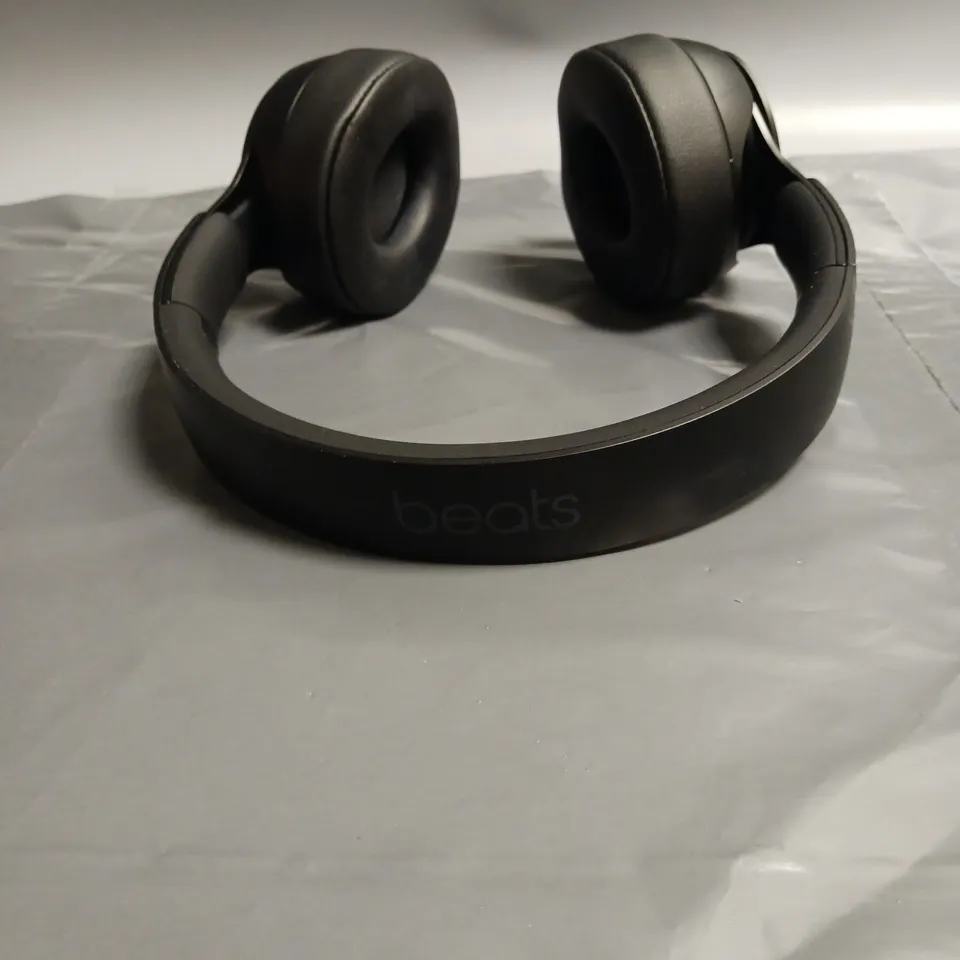 BEATS BY DRE BLACK WIRELESS HEADPHONES
