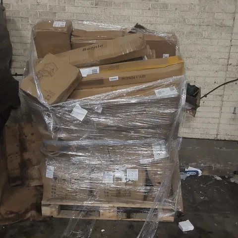 PALLET CONTAINING A LARGE QUANTITY OF ASSORTED ITEMS INCLUDING ARTIFICIAL CHRISTMAS TREES, PORTABLE VEHICLE CLOSTESTOOL ECT