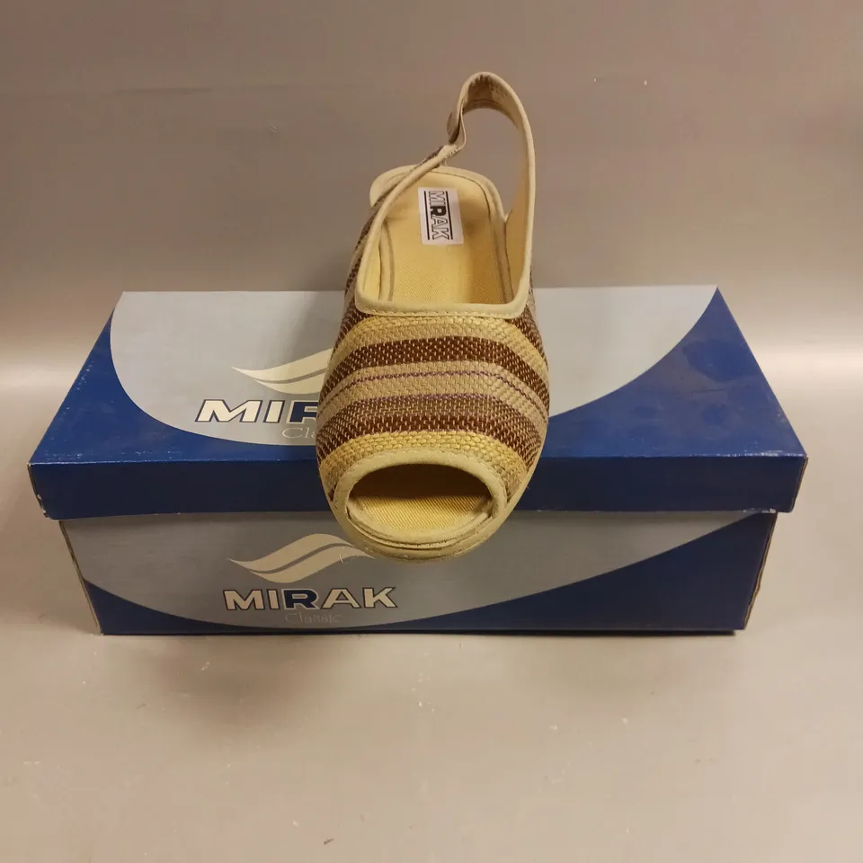 BOXED PAIR OF MIRAK CLASSIC CARLA OPEN TOE SHOES IN BROWN - 7.5
