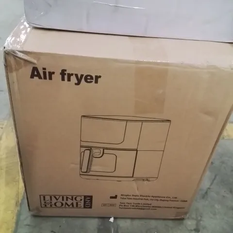 BOXED AIR FRYER WITH TOUCH SCREEN
