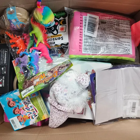 APPROXIMATELY 20 ASSORTED TOYS, GAMES, GIFTS AND NOVELTIES TO INCLUDE SENSORY SET, WORLD CUP 2026 PANINI STICKERBOOK, ETC - COLLECTION ONLY