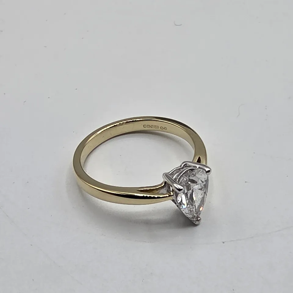 18CT GOLD SOLITARE RING SET WITH A LAB GROWN PEAR SHAPED DIAMOND WEIGHING +-1.01CT