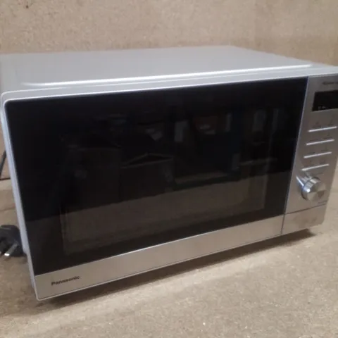 BOXED PANASONIC NN-SD37QS 29 LITRE 29CM HIGH, FREESTANDING SMALL STANDARD MICROWAVE OVEN