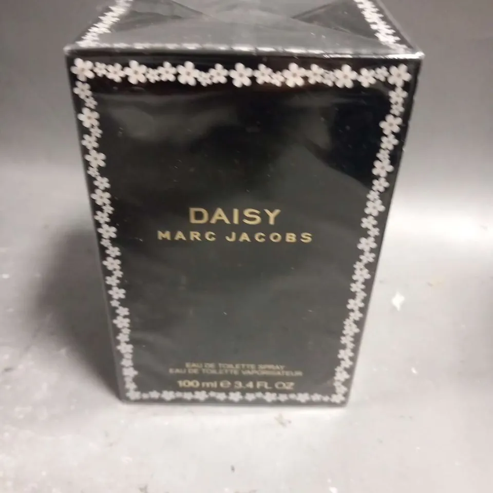 BOXED AND SEALED MARC JACOBS "DAISY" EAU DE TOILETTE, 100ML