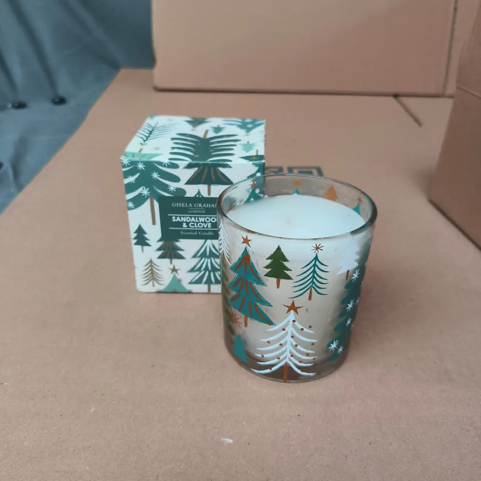 GISELA GRAHAM SANDALWOOD & CLOVE SCENTED CANDLE IN DECORATIVE GLASS – XMAS TREE DESIGN - BOX OF 6