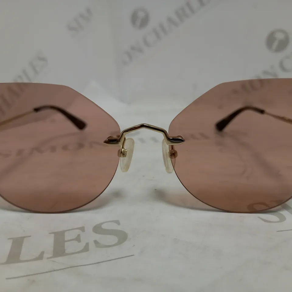 ALEXANDER MCQUEEN CAT EYE SUNGLASSES RRP £139