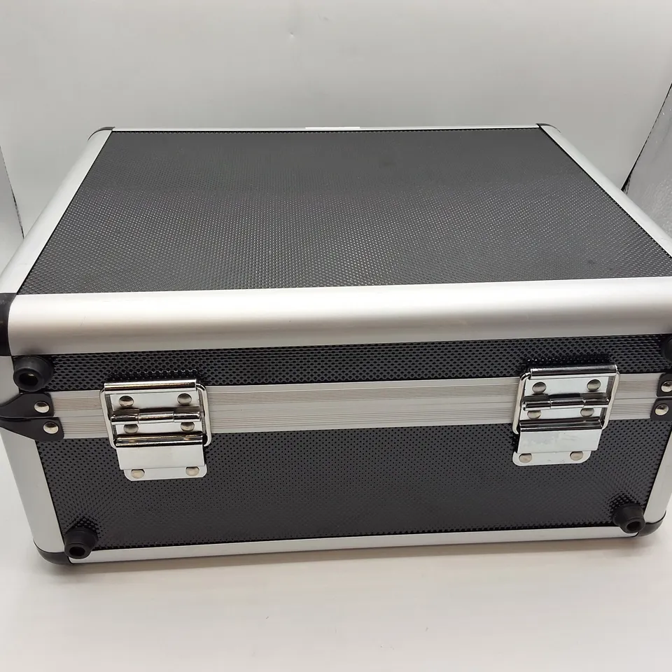 HEAVY DUTY CLIP LOCKABLE STORAGE CRATE WITH FOAM INSERTS