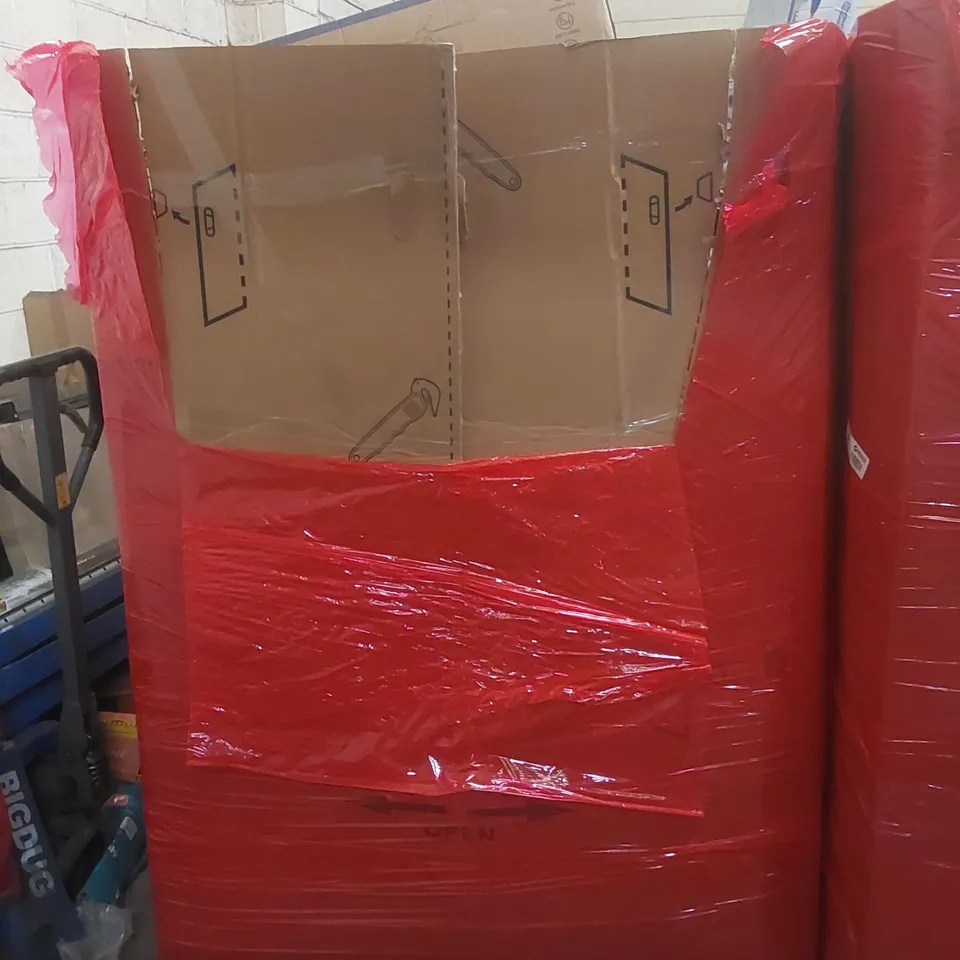 PALLET CONTAINING A LARGE QUANTITY OF ASSORTED ITEMS INCLUDING: CEILING FAN, PROFESSIONAL BLENDER, LARGE DUSTER, PLAYPEN, ESPRESSO COFFEE MACHINE ECT