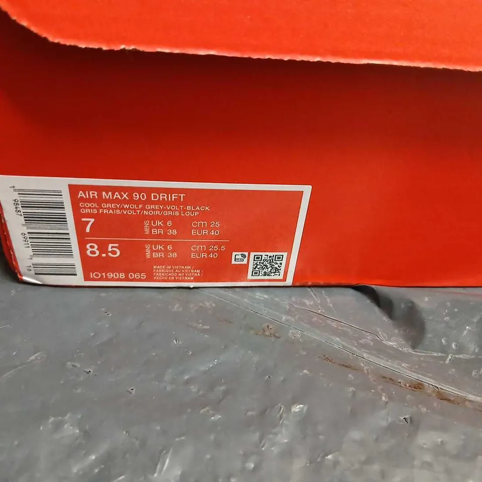NIKE AIR MAX 90 DRIFT TRAINERS – UK 6, GREY/BLACK