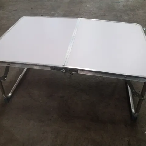 SMALL FOLDING TABLE