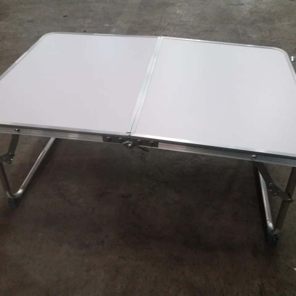 SMALL FOLDING TABLE