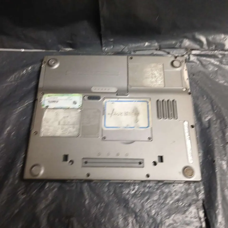 DELL LATITUDE D400 LAPTOP - MODEL UNSPECIFIED