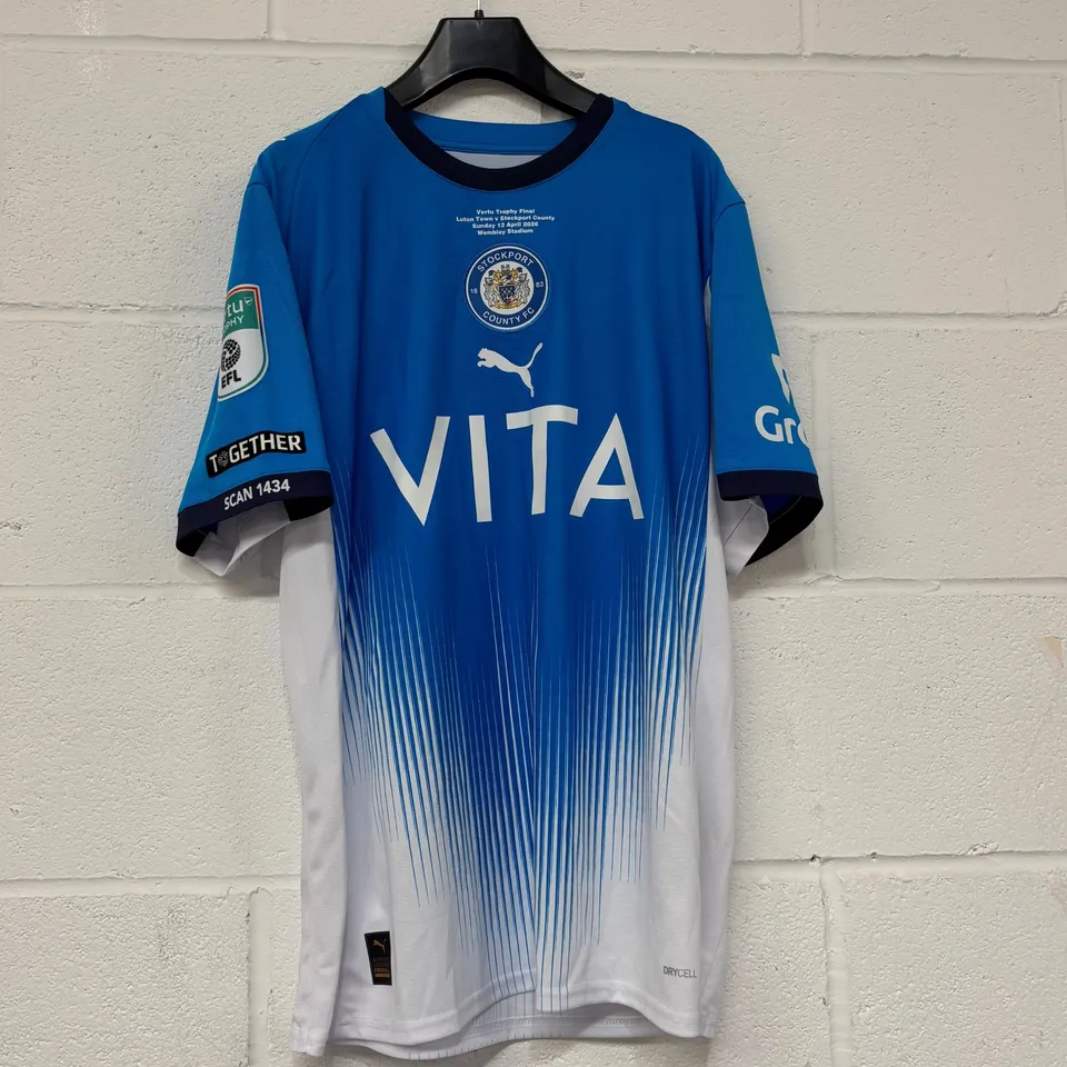 STOCKPORT COUNTY F.C VERTU FINALS MATCH WORN HOME SHIRT IN BLUE/WHITE - EU L / KYLE WOOTTON # 19