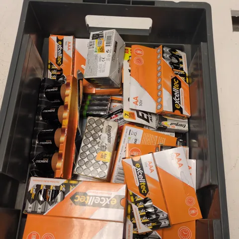 BOX CONTAINING A LARGE MIX OF BATTERIES 