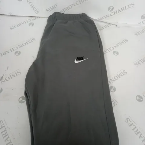 NIKE LOGO FLEECED TRACKSUIT BOTTOMS SIZE M