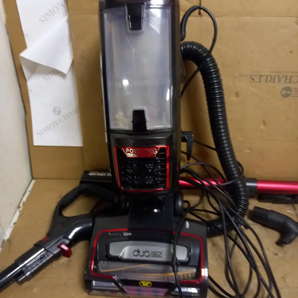SHARK UPRIGHT VACUUM CLEANER 