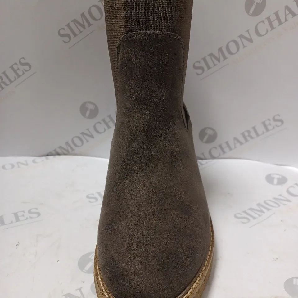 EVANS EXTRA WIDE BROOKE ANKLE BOOTS, BROWN - SIZE 7