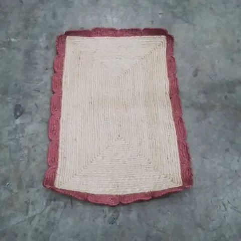 QUALITY DESIGNER AREA RUG - APPROXIMATELY 90X60CM