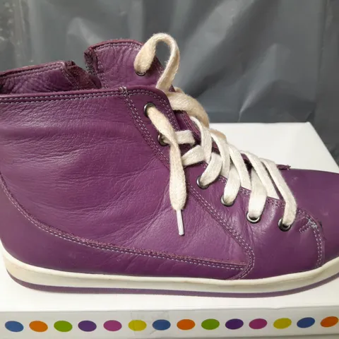 BOXED ADESSO LEATHER HIGH TOP TRAINERS IN PURPLE - SIZE 39