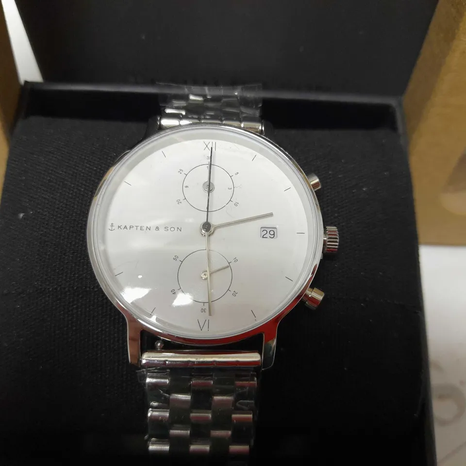 KAPTEN & SON CHRONO WATCH AND TWO WATCH STRAPS FOR ASSORTED WATCHES