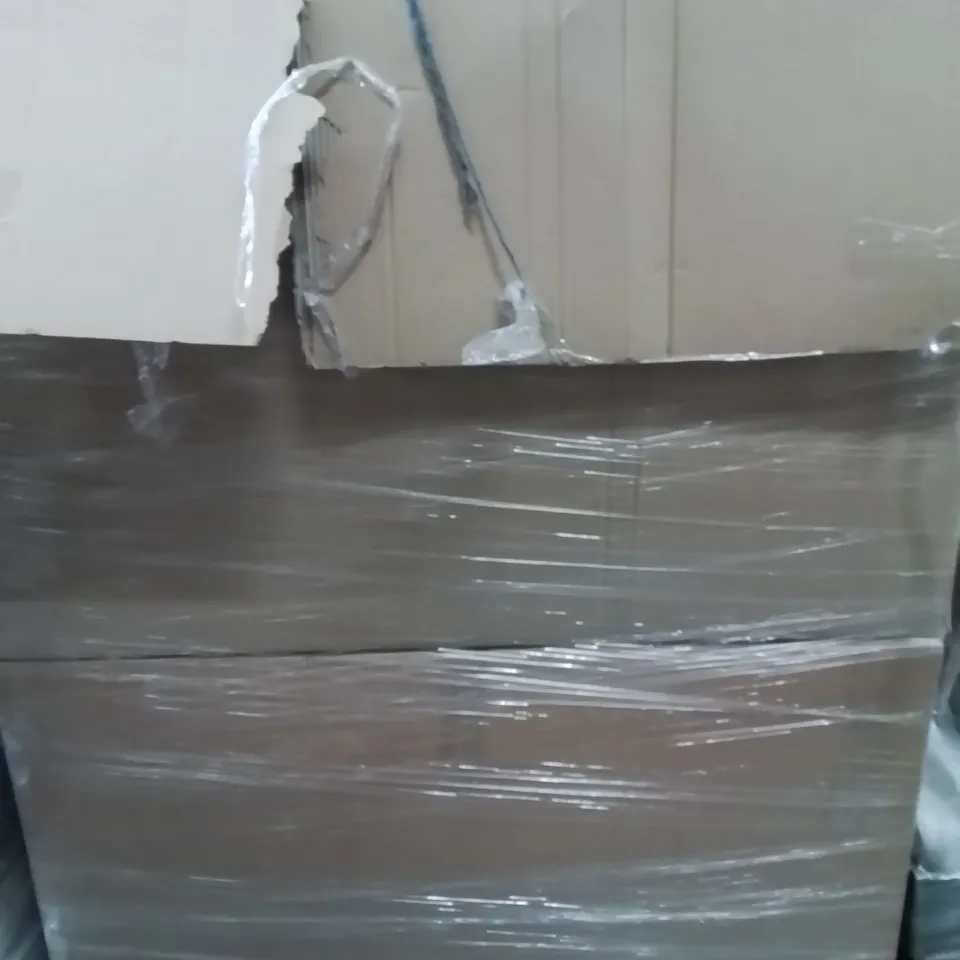 PALLET CONTAINING A VERY LARGE QUANTITY OF ASSORTED PILLOWS AND RELATED BEDDING/COMFORT PRODUCTS ECT