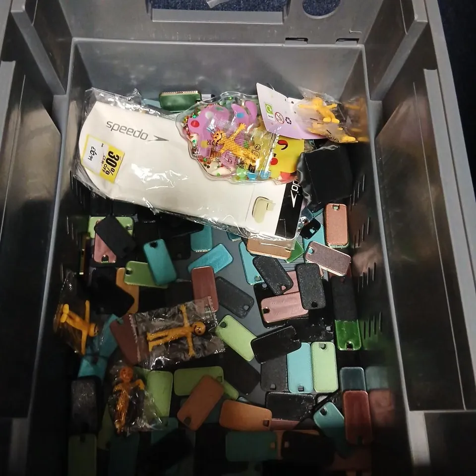 LARGE QUANTITY OF ASSORTED TOYS AND ACCESSORIES TO INCLUDE; SPEEDO SWIM CAP, WORRY MONSTER, FAMILY EDITION TALES, 12 HOUR TIME CLOCK AND THE BOX OF BARAKAH