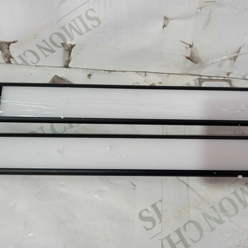 SFIXX SET OF 2 USB RECHARGEABLE MOTION SENSOR LIGHTS