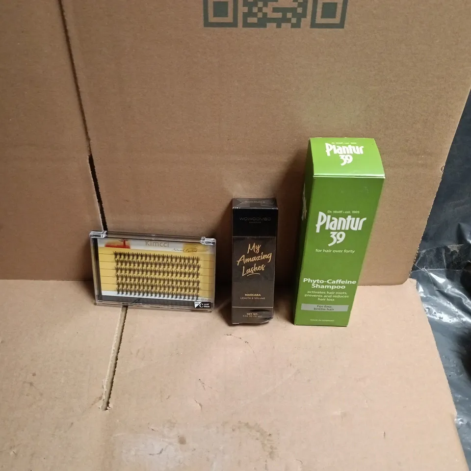 APPROXIMATEY 20 ASSORTED HEALTH AND BEAUTY PRODUCTS TO INCLUDE PLANTUR 39 CAFFEINE SHAMPOO, WOWCOMBO MASCARA, FAKE EYELASHES ETC