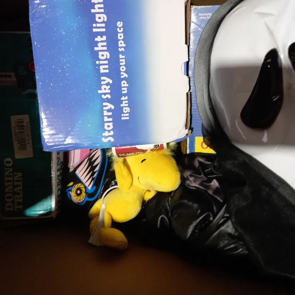 BOX OF APPROXIMATELY 10 ASSORTED TOYS AND GAMES TO INCUDE DESIGNER DOMINO TRAIN, ANIMATION STUDIO, ETC