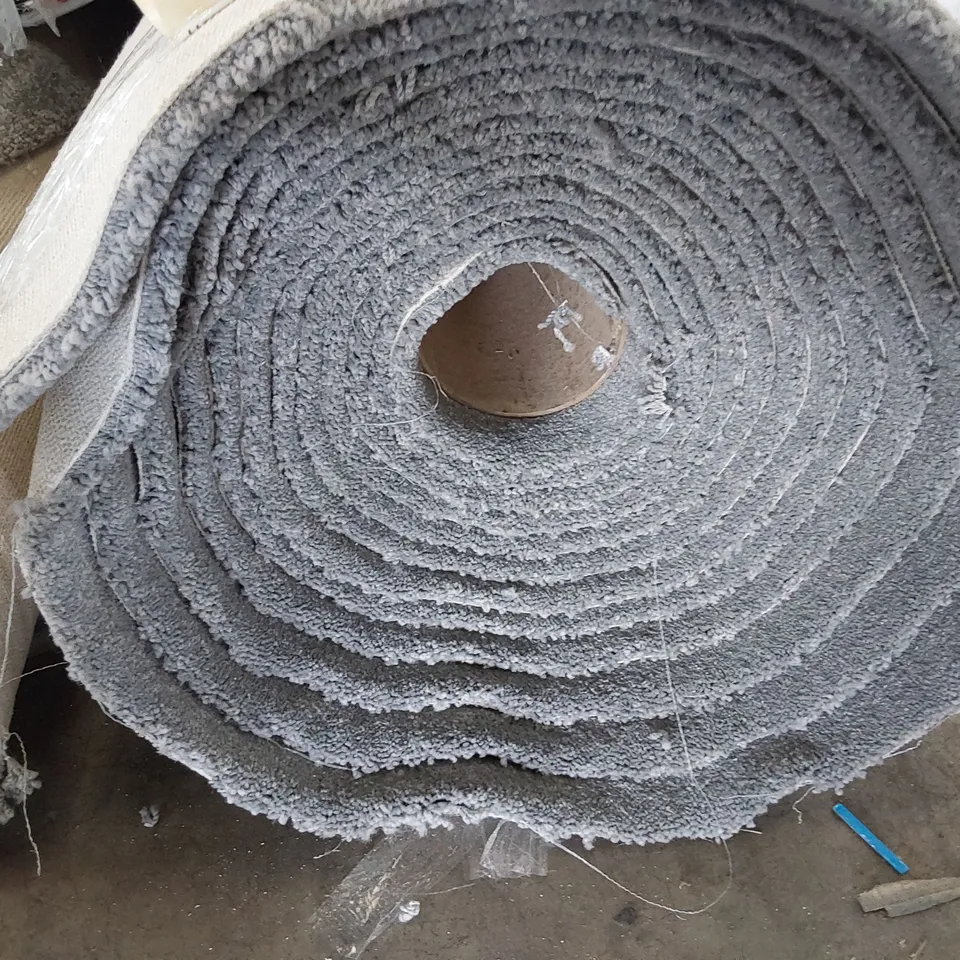 ROLL OF QUALITY HEARTLANDS ULTRA PEDMORE CARPET APPROXIMATELY 5M × 9.3M
