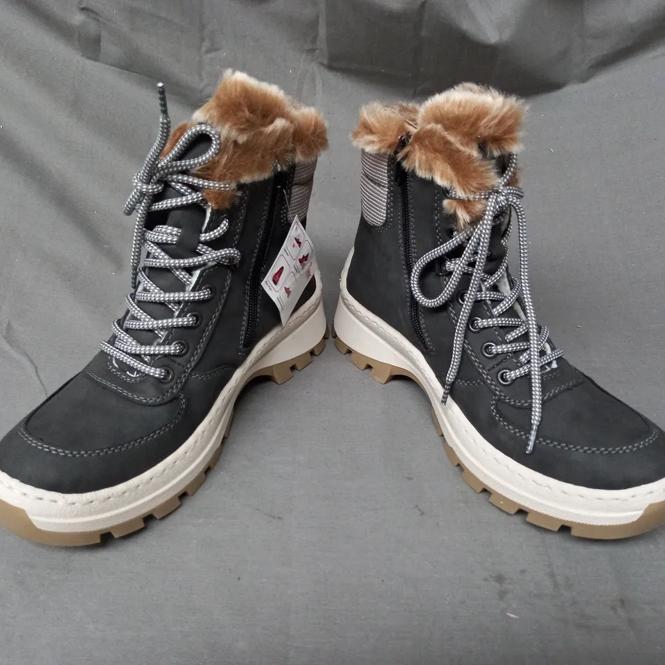BOXED PAIR OF RIEKER CHUNKY HIKER BOOTS IN GREY SIZE 6.5