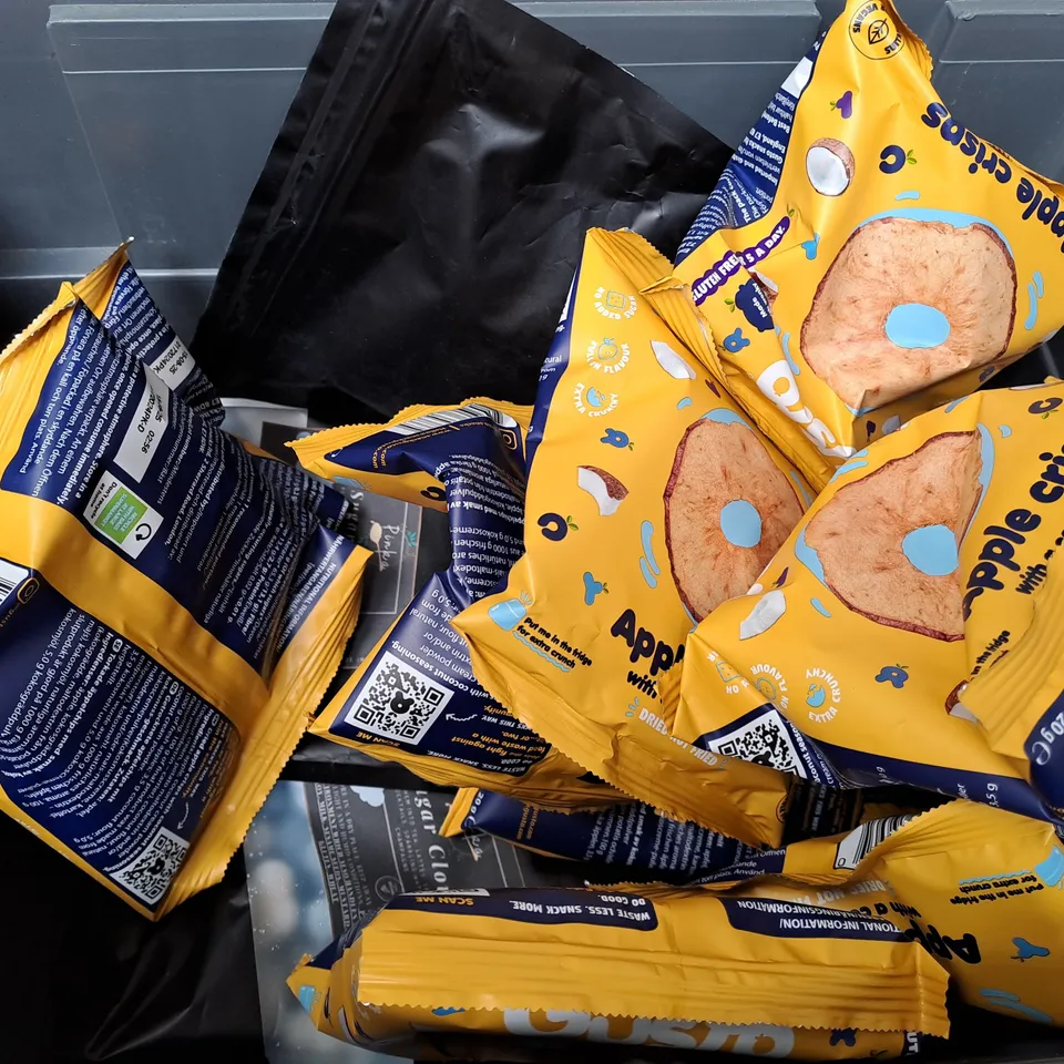 TOTE OF APPROX 10 ASSORTED FOOD ITEMS TO INCLUDE - HUEL VANILLA , APPLE CRISPS , NESTLE COFFEE MATE ETC