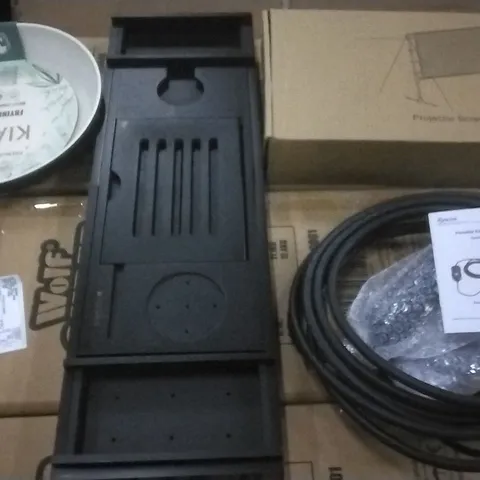 PALLET OF ASSORTED ITEMS INCLUDING A PAN , PROJECTORS SCREEN , PORTABLE EV CHARGER , BATH TRAY