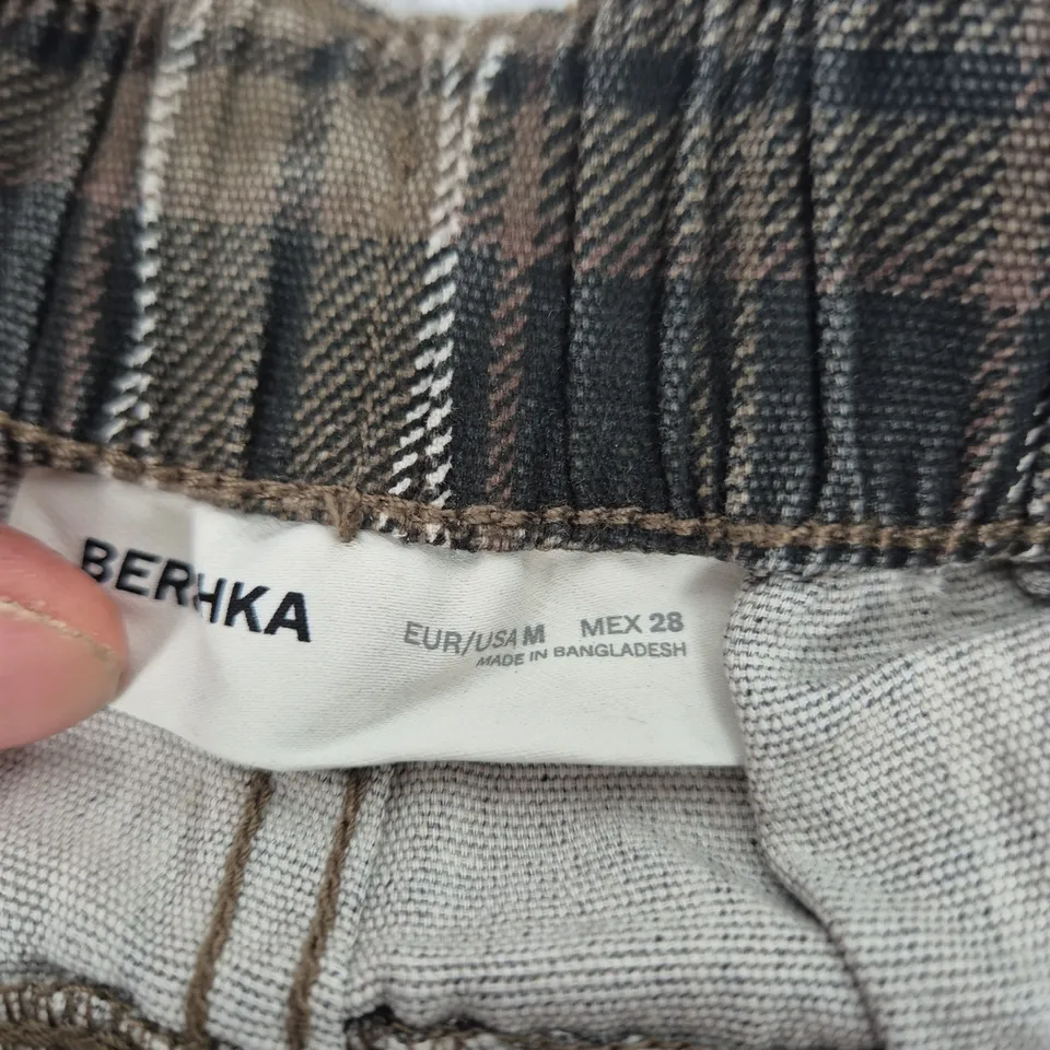 BERKSHA PLAID CARGO TROUSERS – UK 28 (EU 28 / US 28) – MADE IN BANGLADESH 