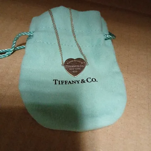 TIFFANY & CO. HEART PENDANT IN STERLING SILVER (925)