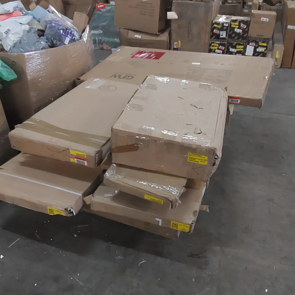 PALLET OF ASSORTED FURNITURE PARTS 